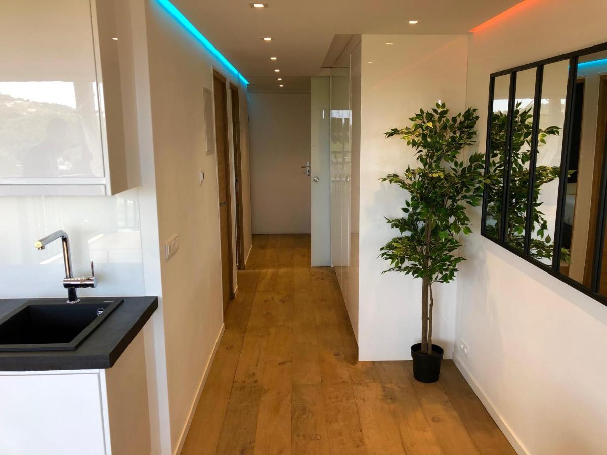 Appartement climatisé refait à neuf - VUE MER Saint-Tropez - Piscine- 50m plage Gassin Exterior foto