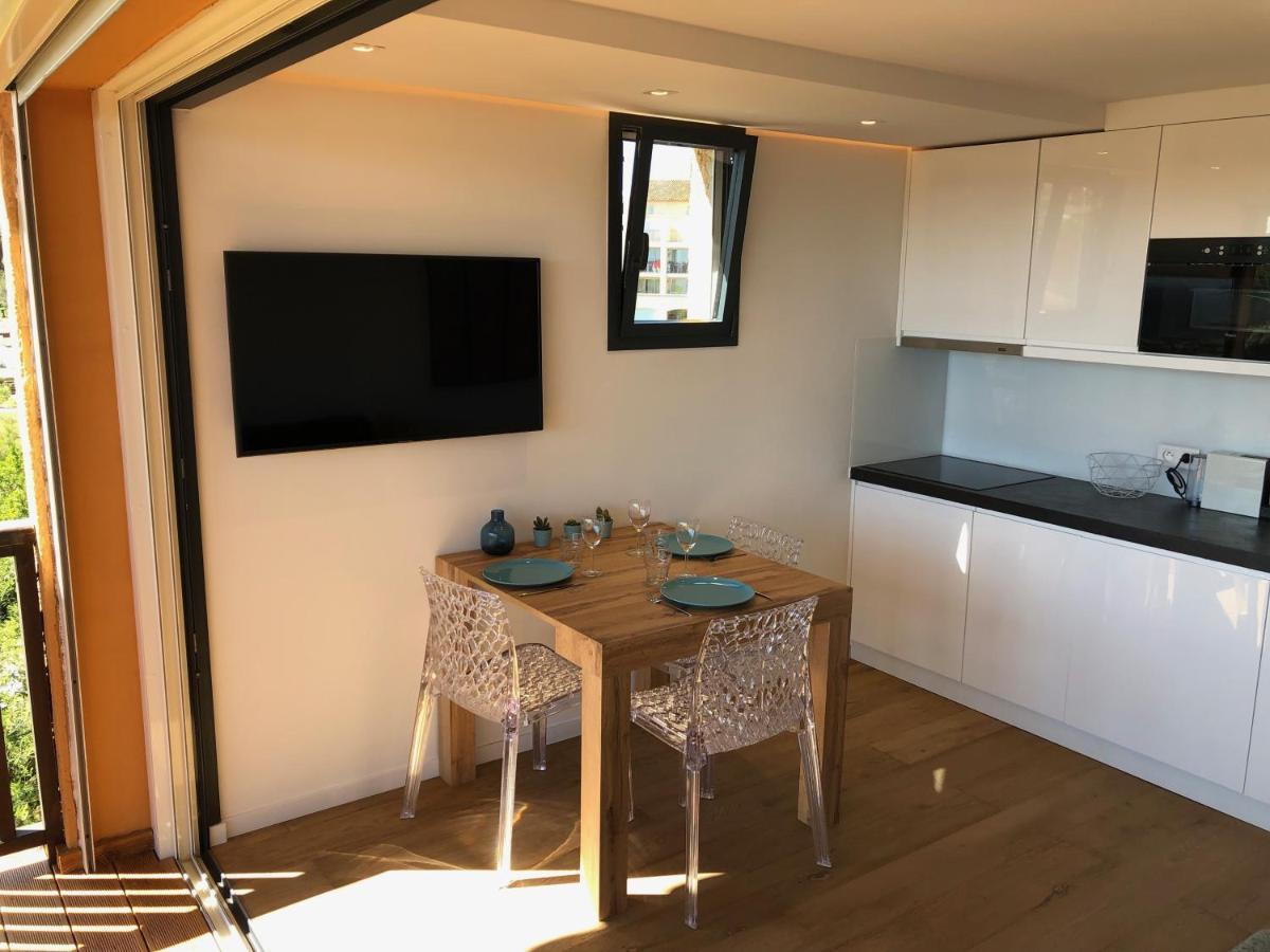 Appartement climatisé refait à neuf - VUE MER Saint-Tropez - Piscine- 50m plage Gassin Exterior foto