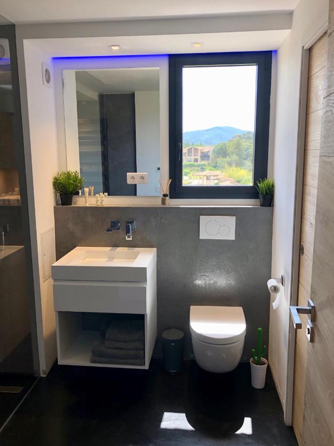Appartement climatisé refait à neuf - VUE MER Saint-Tropez - Piscine- 50m plage Gassin Exterior foto