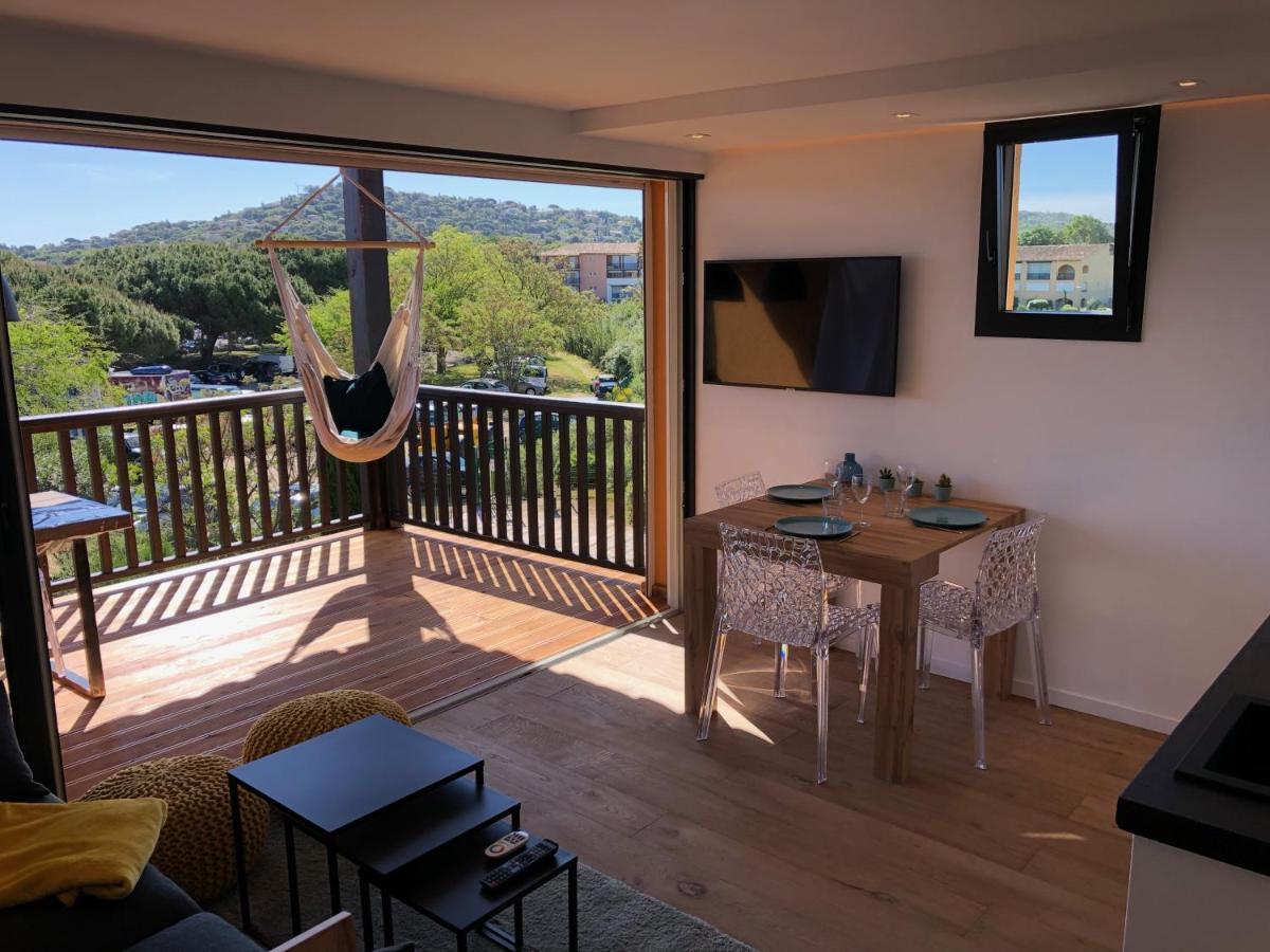 Appartement climatisé refait à neuf - VUE MER Saint-Tropez - Piscine- 50m plage Gassin Exterior foto